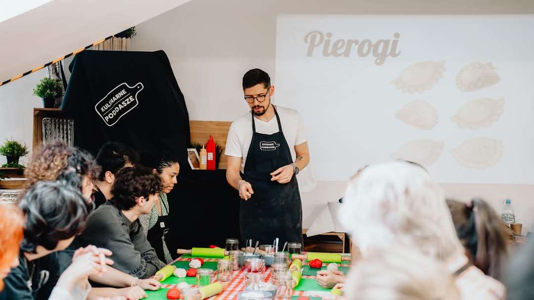 Warsztaty z robienia pierogów.
